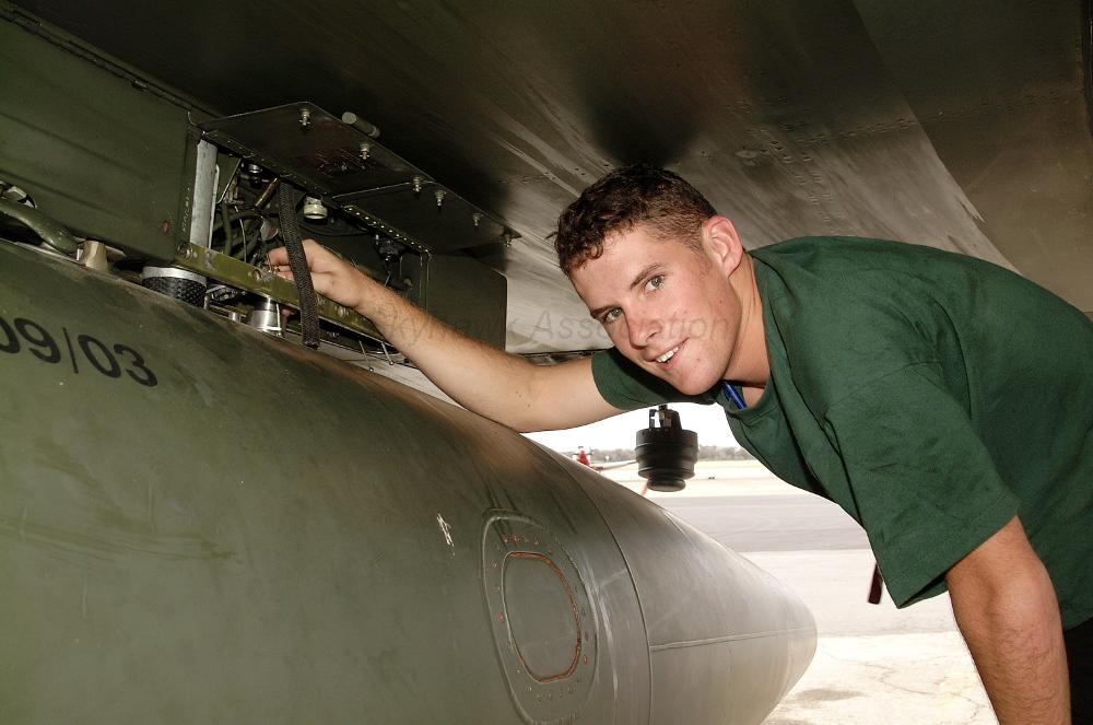 a4k-rnzaf-a4k-12nov01-maintenance-unknown7.jpg
