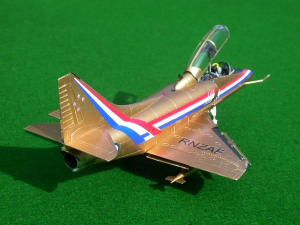 model-gold14.jpg