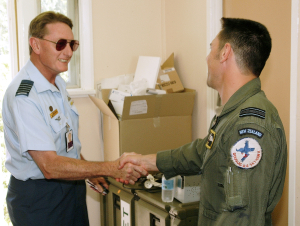 base-commander-08nov01-raaf-pearce-oh-01-0719-17-1108-1732.jpg