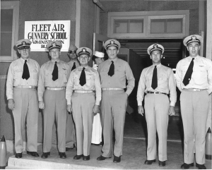 fagu-lcdr-lyle-2ndfromleft-26may1952_terry-lyle.jpg