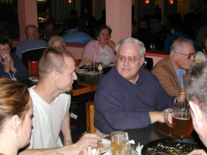 feb04boardmtg24_2.jpg