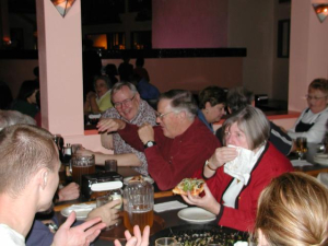 feb04boardmtg31_2.jpg