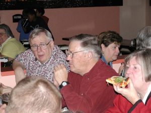 feb04boardmtg33_2.jpg