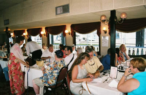 va15-05reunion-messdeck.jpg