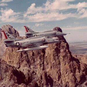 1213301-1296x853-a-4e-skyhawks